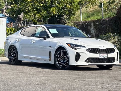 Used 2022 Kia Stinger GT2 image 2