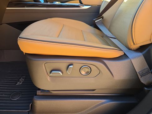 New 2026 Cadillac Escalade Luxury w/ Touring Package image 17