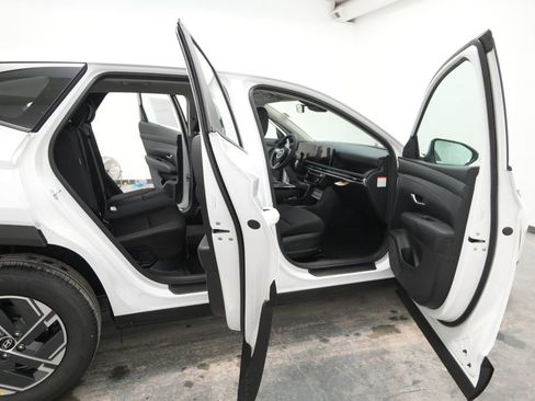 New 2026 Hyundai Tucson Blue SE image 28