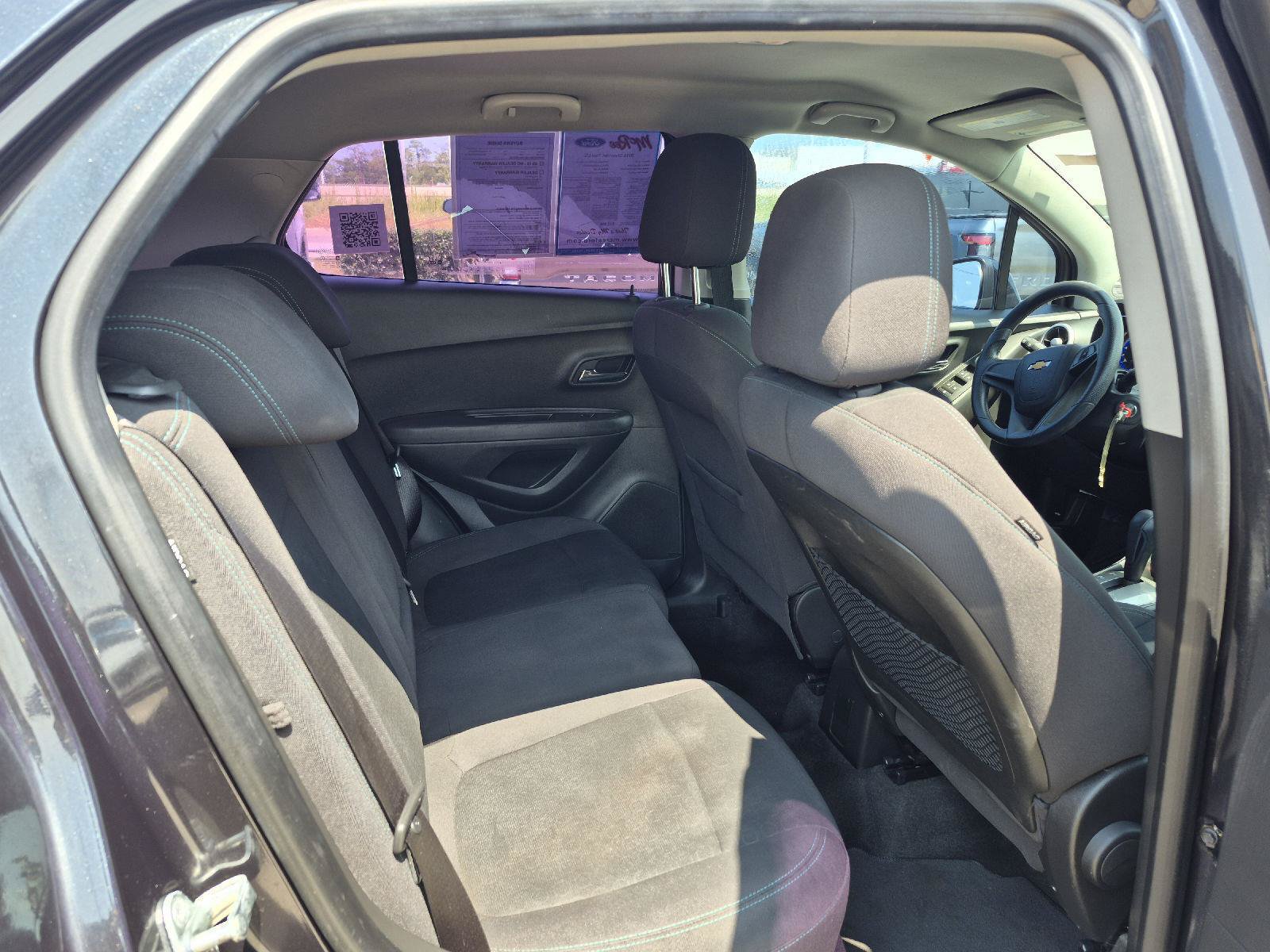 Used 2016 Chevrolet Trax LS w/ LPO, Cargo Package FWD image 9