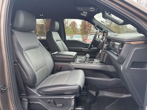 Used 2022 Ford F150 Lightning Lariat image 16