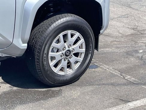 Used 2025 Toyota Tacoma SR5 image 29