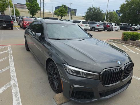 Used 2022 BMW 740i xDrive w/ M Sport Package AWD/4WD image 3