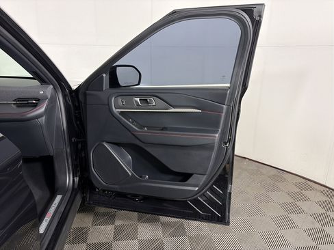 Used 2025 Ford Explorer ST-Line w/ ST-Line Street Pack image 43