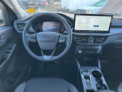 Used 2024 Ford Escape SE image 14