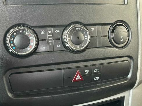 Used 2015 Mercedes-Benz Sprinter 2500 image 20