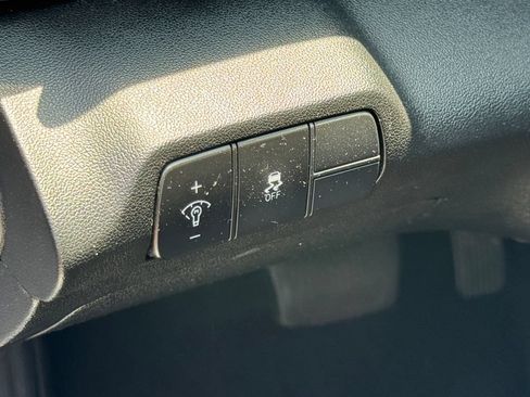 Used 2025 Hyundai Elantra SEL FWD image 9