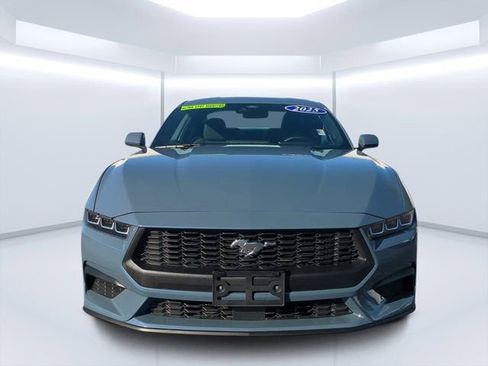 Used 2025 Ford Mustang Coupe RWD image 8