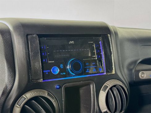 Used 2012 Jeep Wrangler Unlimited Sport w/ Connectivity Group image 13