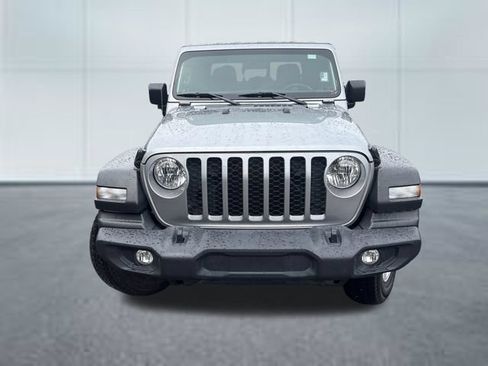 Used 2021 Jeep Gladiator Sport w/ Trailer Tow Package AWD/4WD image 6