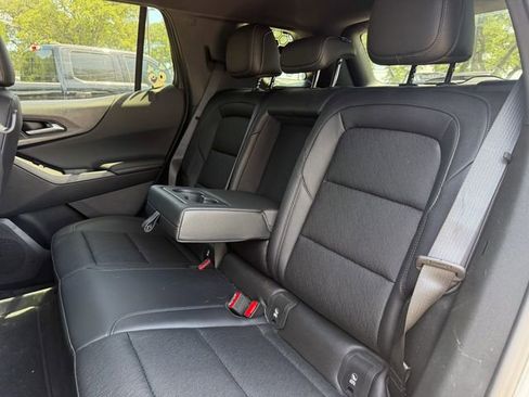 Used 2026 Chevrolet Equinox LT w/ Convenience Package II FWD image 17