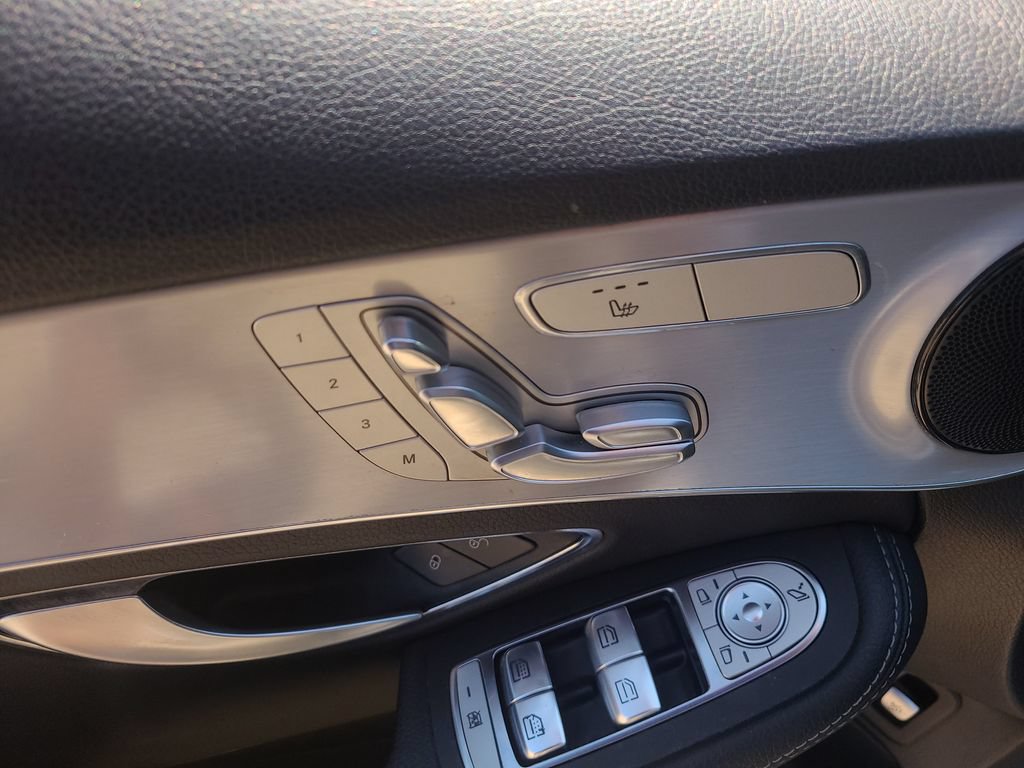 Used 2020 Mercedes-Benz C 300 Sedan image 18