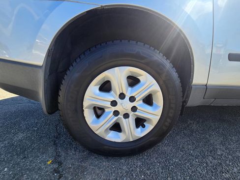 Used 2012 Chevrolet Traverse LS FWD image 43