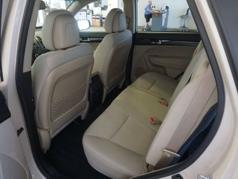 Used 2011 Kia Sorento 2WD w/ Convenience Pkg image 18