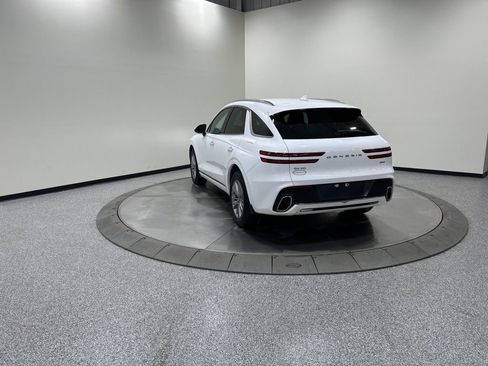 Used 2022 Genesis GV70 2.5T image 6