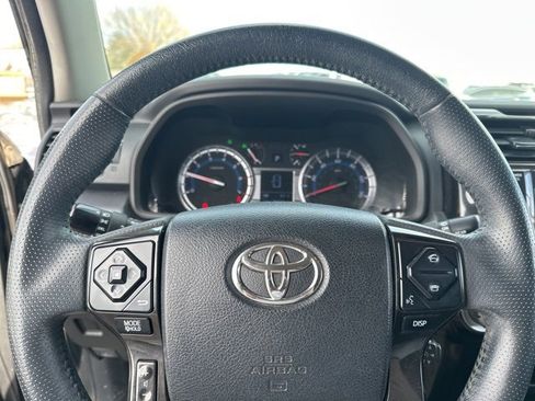 Used 2019 Toyota 4Runner TRD Off-Road Premium image 8