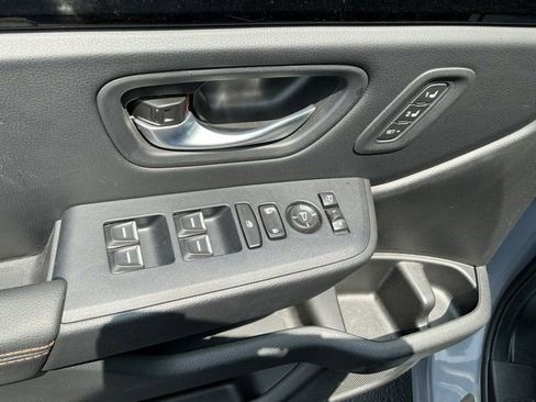 Used 2025 Honda Pilot TrailSport image 17