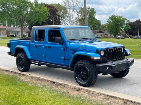 Used 2022 Jeep Gladiator Sport AWD/4WD image 12