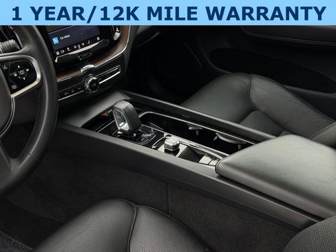 Used 2023 Volvo XC60 B5 Plus image 23