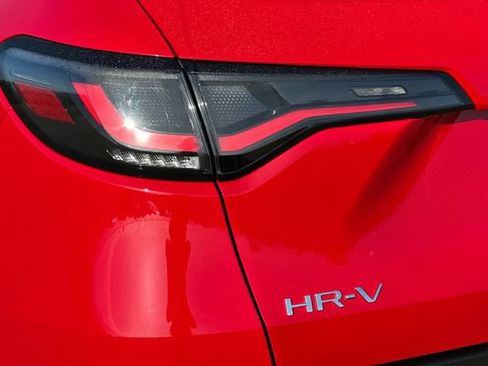 Certified 2025 Honda HR-V Sport image 34