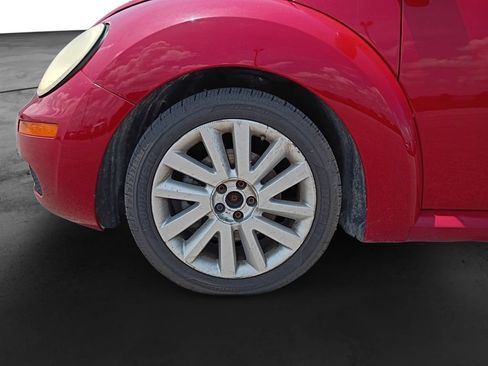 Used 2009 Volkswagen Beetle S FWD image 10