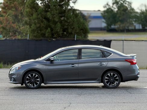 Used 2019 Nissan Sentra SR FWD image 8