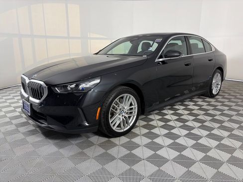 Used 2024 BMW 530i xDrive 530i xDrive image 3