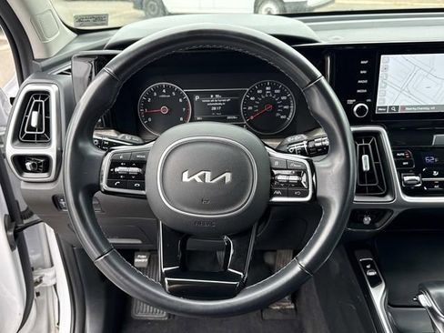 Used 2023 Kia Sorento S w/ Panoramic Sunroof Package AWD/4WD image 19