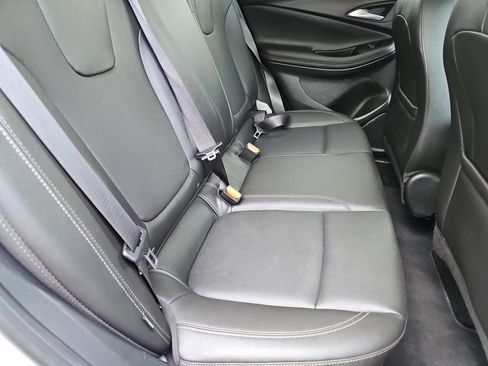 Certified 2024 Buick Encore GX Sport Touring image 18