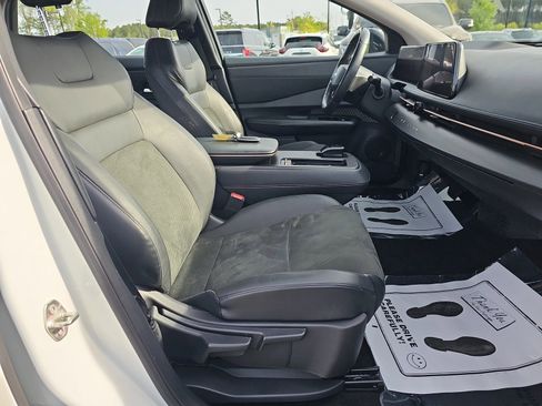 Used 2023 Nissan Ariya FWD image 10