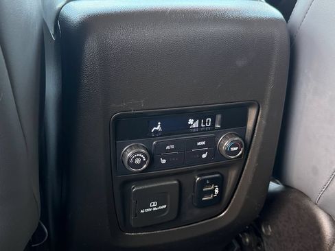 Used 2018 Buick Enclave Premium FWD image 18