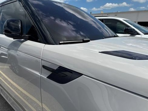 Used 2023 Land Rover Range Rover Sport SE Dynamic AWD/4WD image 9