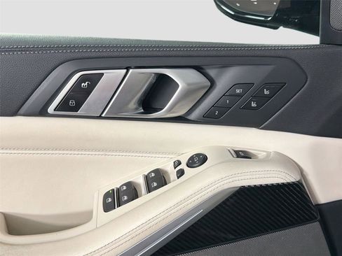 Used 2021 BMW X5 M50i AWD/4WD image 18