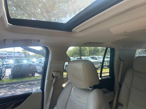 Used 2017 Cadillac Escalade Premium Luxury RWD image 13