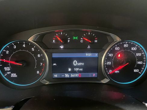 Used 2023 Chevrolet Traverse LT AWD/4WD image 31