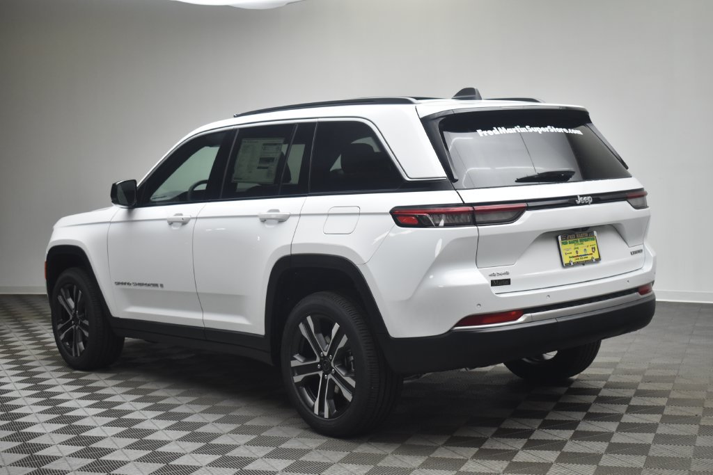 New 2027 Jeep Grand Cherokee Limited AWD/4WD image 12