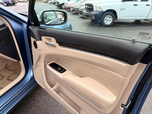 Used 2011 Chrysler 300 Limited image 16