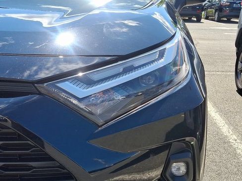 Used 2022 Toyota RAV4 XLE Premium AWD/4WD image 6