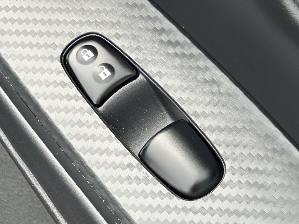 Used 2025 Nissan Sentra SV FWD image 32