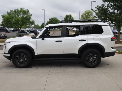 Used 2024 Lexus GX 550 AWD/4WD image 6