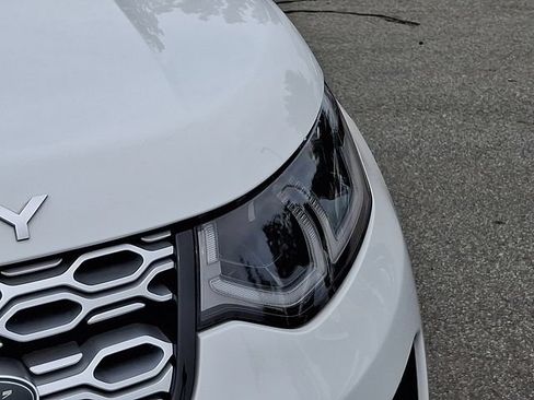 Used 2020 Land Rover Discovery Sport SE AWD/4WD image 9