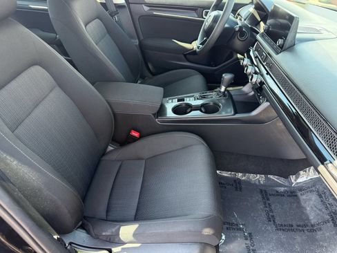 Used 2025 Honda Civic LX image 30
