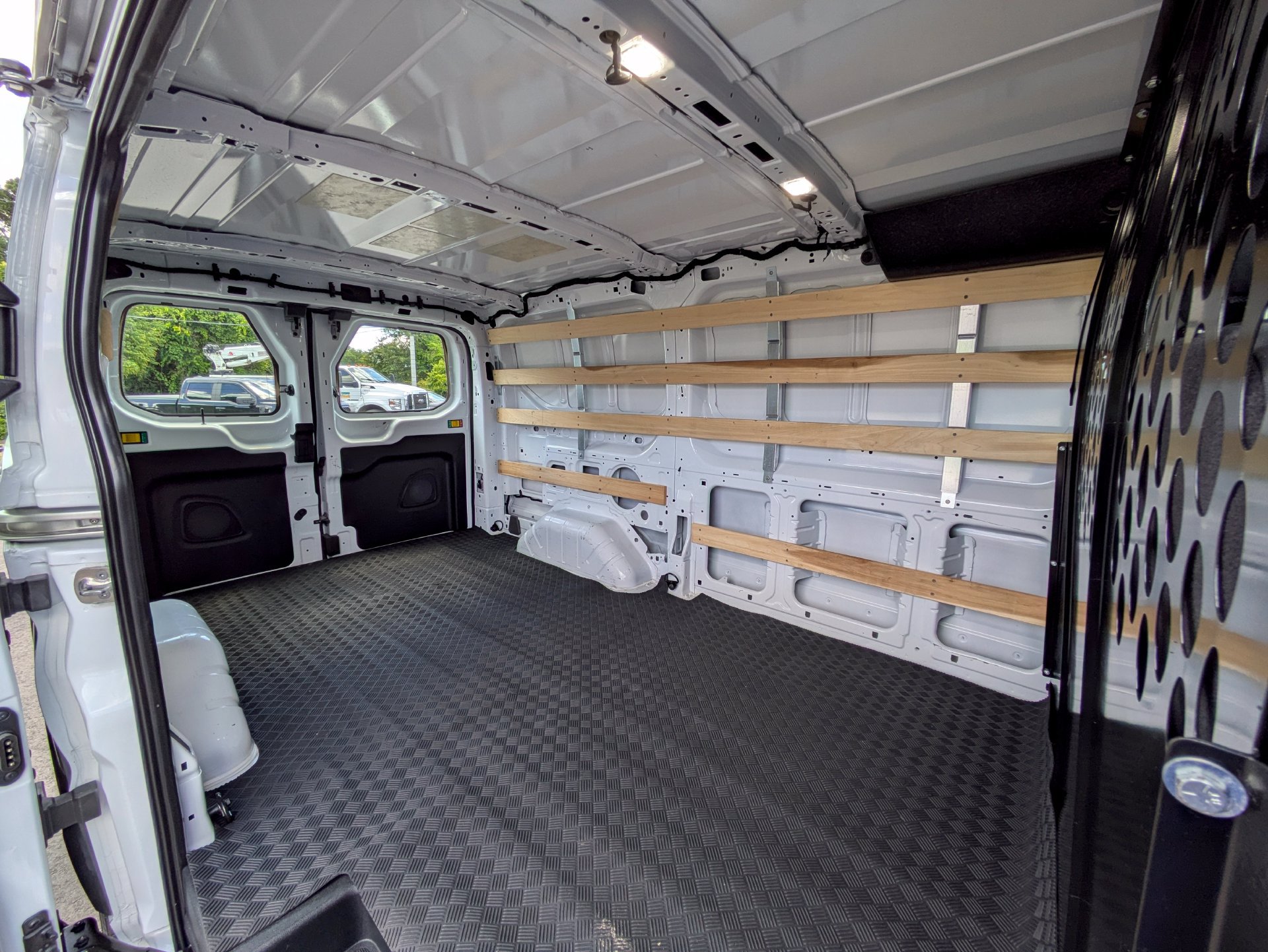 Used 2025 Ford Transit 250 Low Roof w/ Exterior Upgrade Package RWD image 17