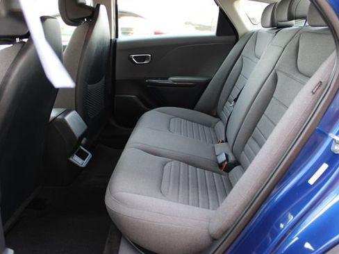 Used 2025 Kia K4 EX FWD image 31