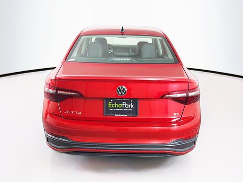 Used 2024 Volkswagen Jetta SE FWD image 7