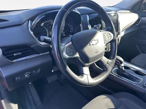 Used 2021 Chevrolet Traverse LT image 11