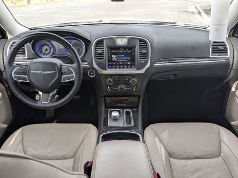 Used 2019 Chrysler 300 Limited image 15