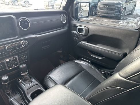 Used 2021 Jeep Wrangler Unlimited Sahara w/ Cold Weather Group image 15