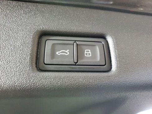 New 2026 Audi SQ5 Premium Plus image 9