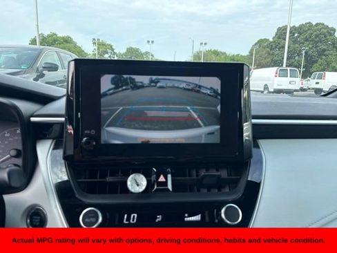 Used 2023 Toyota Corolla SE w/ SE Premium Package FWD image 5